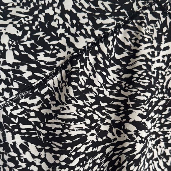 Athleta Patterned Short Sleeve Athletic Top M - Picture 6 of 16